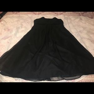 Black sleeveless dress